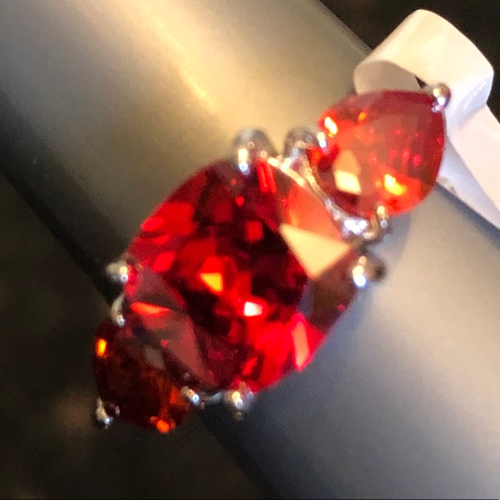 Red ruby - Picture 2 of 2